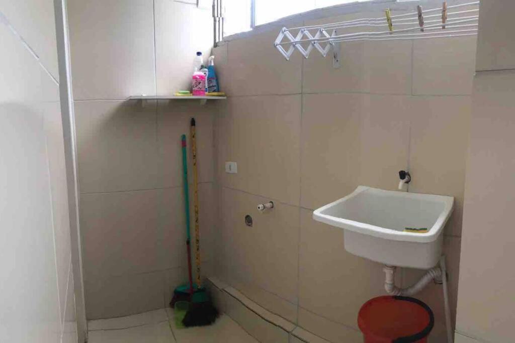 Tres Quartos No Centro Do Apartamento *